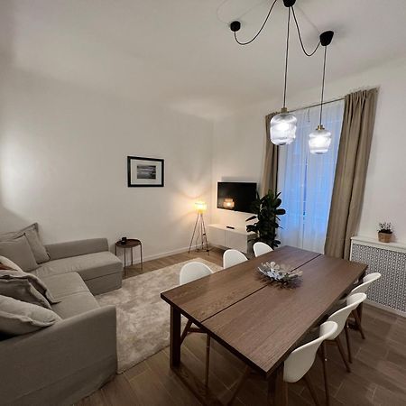 Spacious 3 Bedroom Apartment Milano Esterno foto