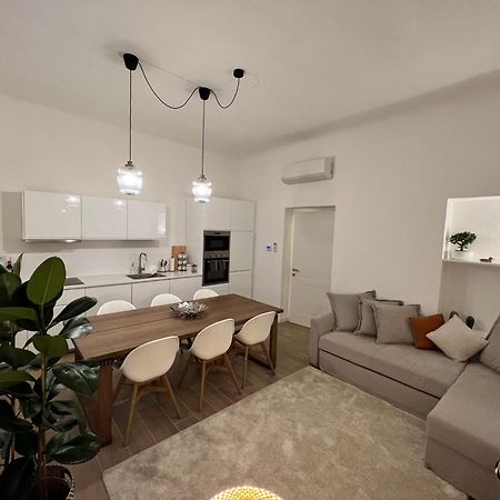 Spacious 3 Bedroom Apartment Milano Esterno foto