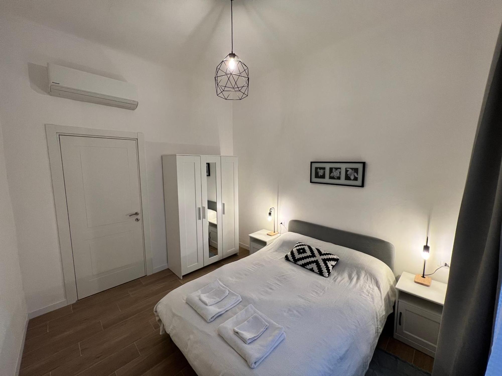 Spacious 3 Bedroom Apartment Milano Esterno foto