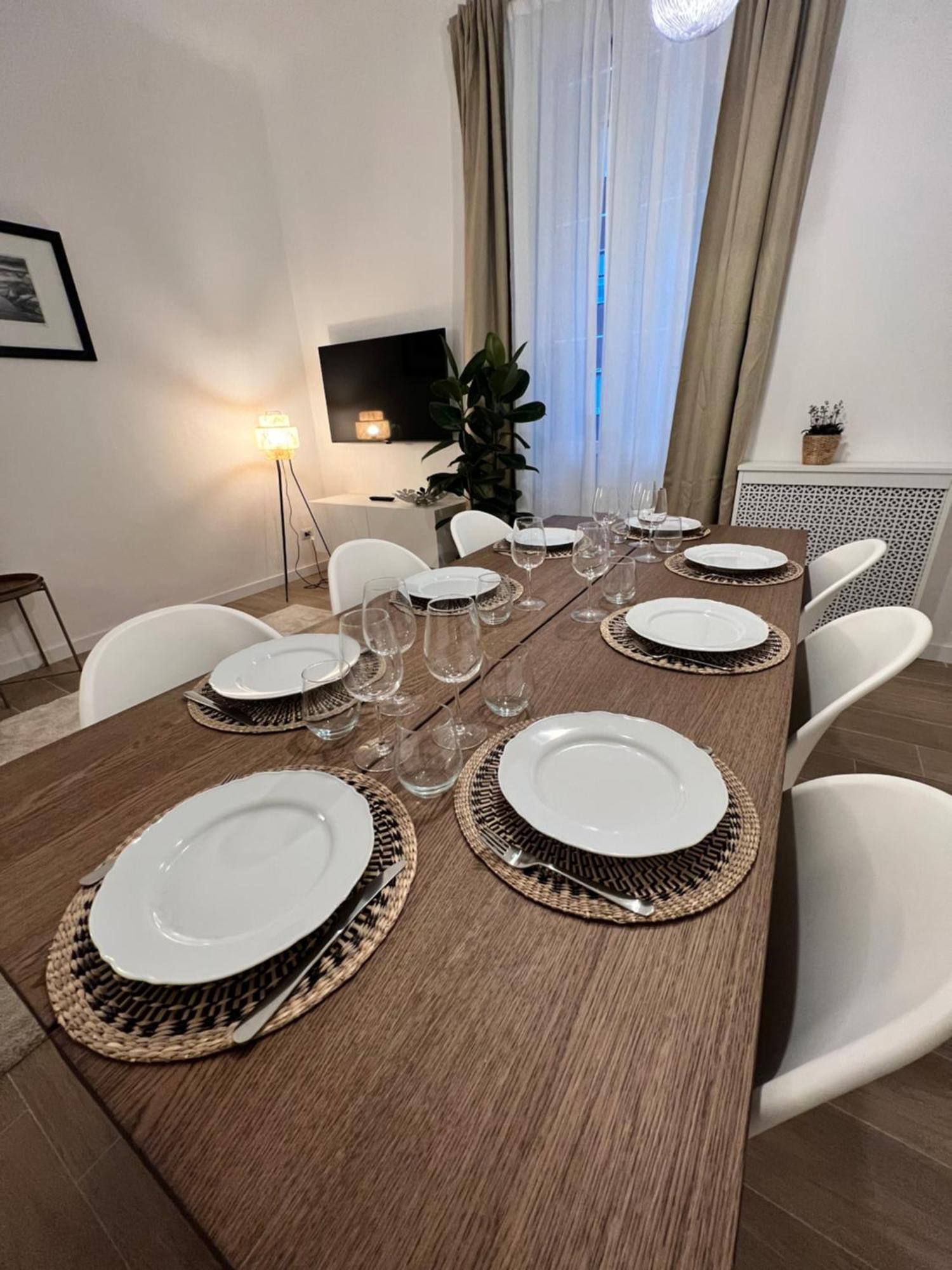 Spacious 3 Bedroom Apartment Milano Esterno foto