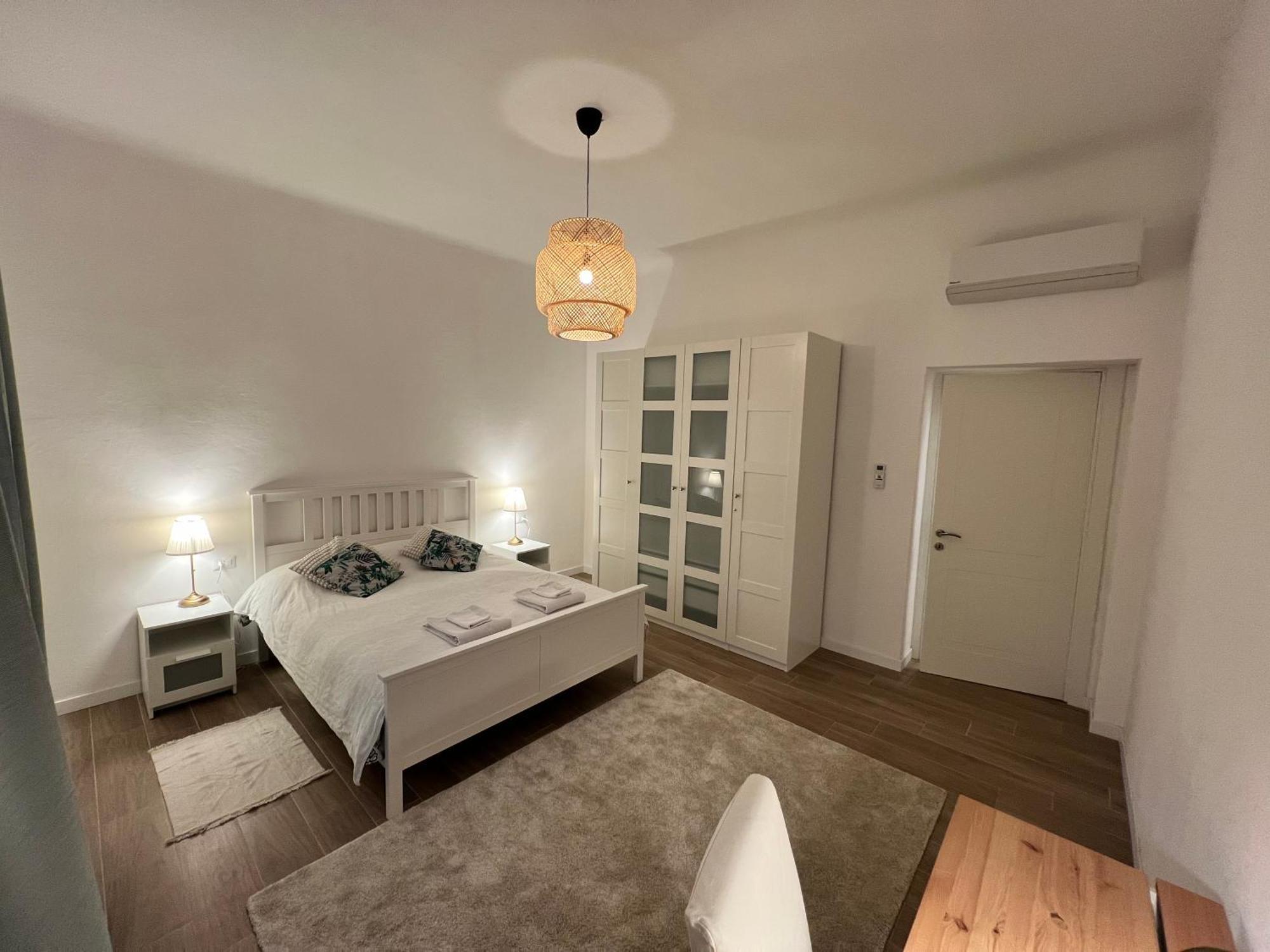 Spacious 3 Bedroom Apartment Milano Esterno foto